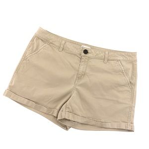 So khaki shorts
